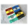 Hogwarts Schal in den Hausfarben mit Wappen von von Gryffindor, Slytherin, Ravenclaw, Hufflepuff