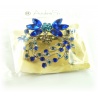  zeitlose elegante blaue Kristall Blüten Brosche versilbert mit hochwertigen Strass-Steinen