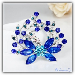  zeitlose elegante blaue Kristall Blüten Brosche versilbert mit hochwertigen Strass-Steinen