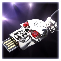 romantic crystal heart with rhinestone stones & metal (chrome-plated) as 8GB USB stick